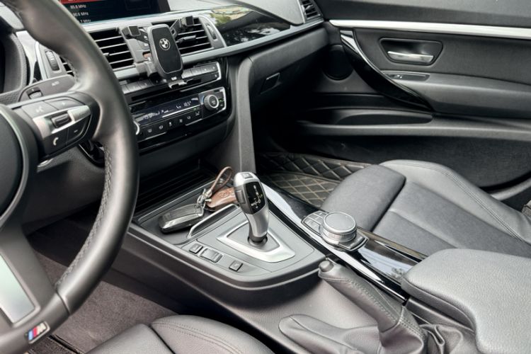 Used BMW 3 Series GT 2020 320i M Sport Package Interior 5