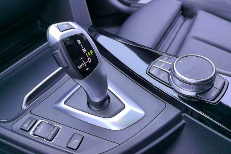 Used BMW 3 Series GT 2020 320i M Sport Package Interior 7