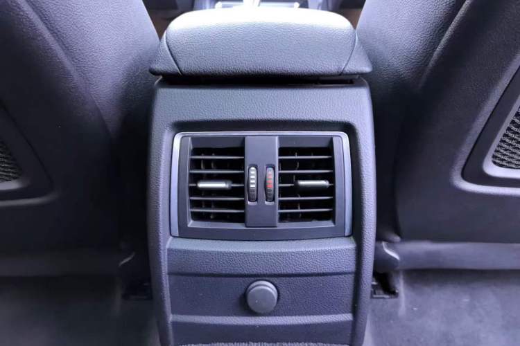 Used BMW 3 Series GT 2020 320i M Sport Package Interior 9