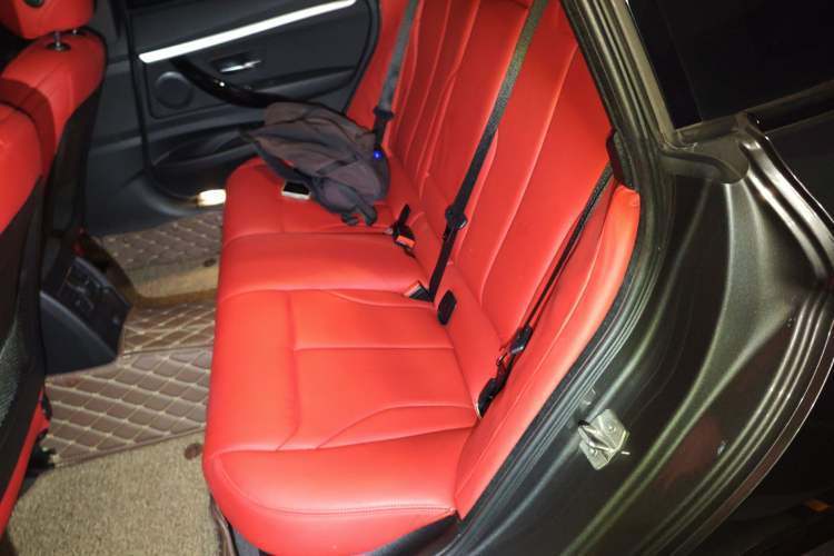Used BMW 3 Series GT 2020 320i M Sport Package Left Rear Seat