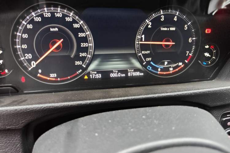 Used BMW 3 Series GT 2020 320i M Sport Package Odometer Close Up