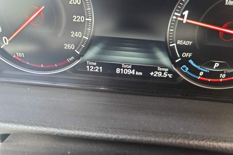 Used BMW 3 Series GT 2020 320i M Sport Package Odometer Close Up