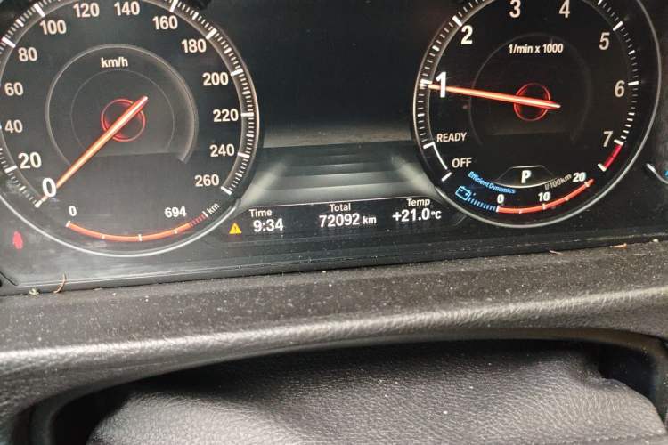 Used BMW 3 Series GT 2020 320i M Sport Package Odometer Close Up