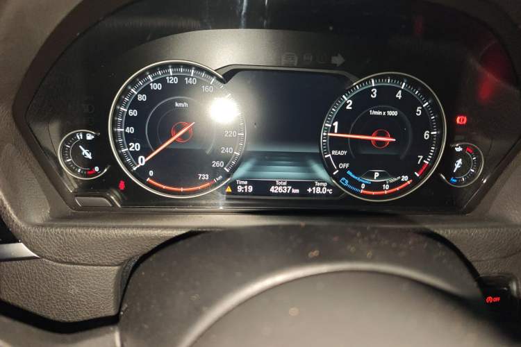 Used BMW 3 Series GT 2020 320i M Sport Package Odometer Close Up