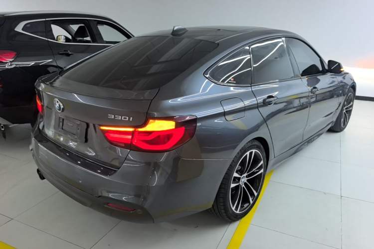 Used BMW 3 Series GT 2020 330i M Sport Night Edition Rear Right 45 Deg