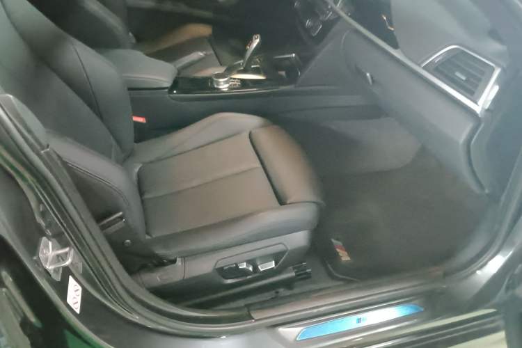 Used BMW 3 Series GT 2020 320i M Sport Package Right Front Seat