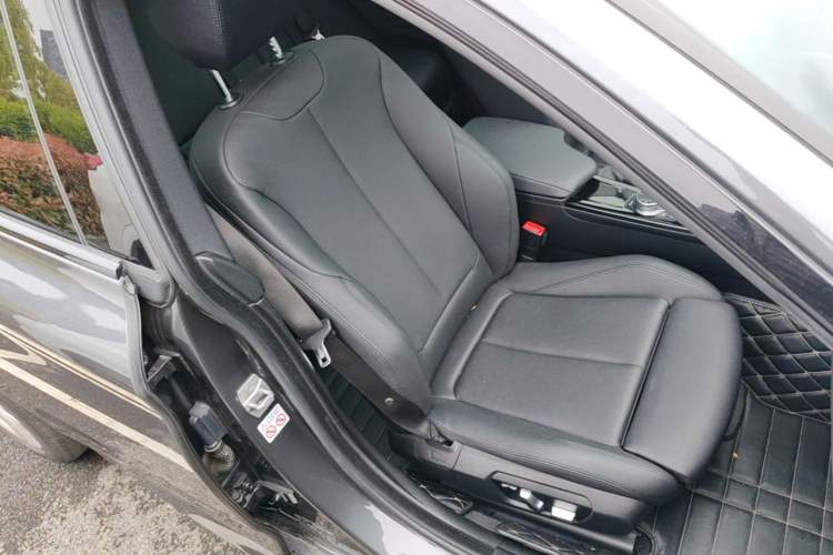 Used BMW 3 Series GT 2020 320i M Sport Package Right Front Seat