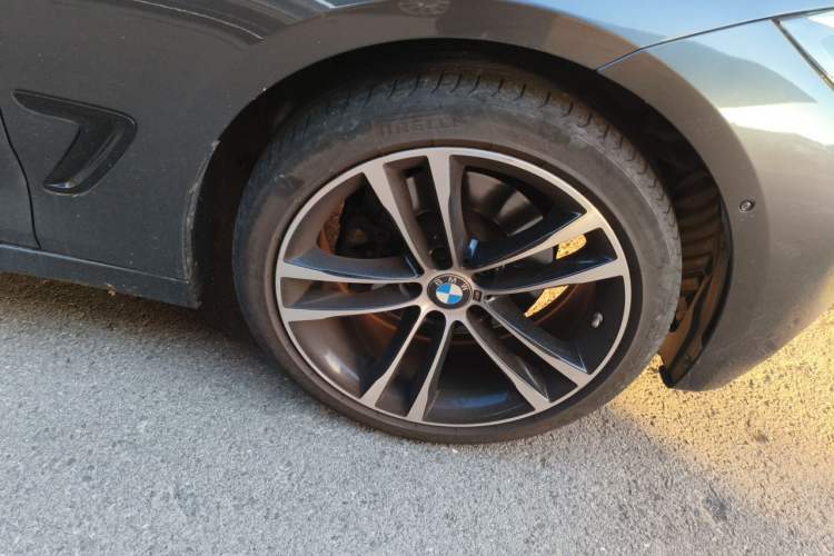 Used BMW 3 Series GT 2020 330i M Sport Night Edition Right Front Wheel Hub