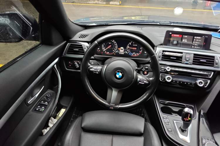 Used BMW 3 Series GT 2020 320i M Sport Package Steering Wheel