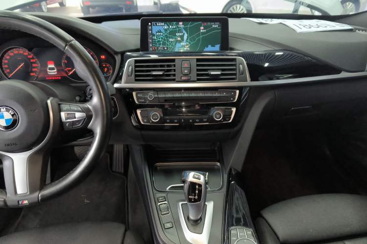 Used BMW 3 Series GT 2020 320i M Sport Package Audio And AC Panel
