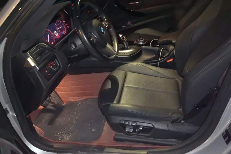 Used BMW 3 Series GT 2020 320i M Sport Package Driver Seat