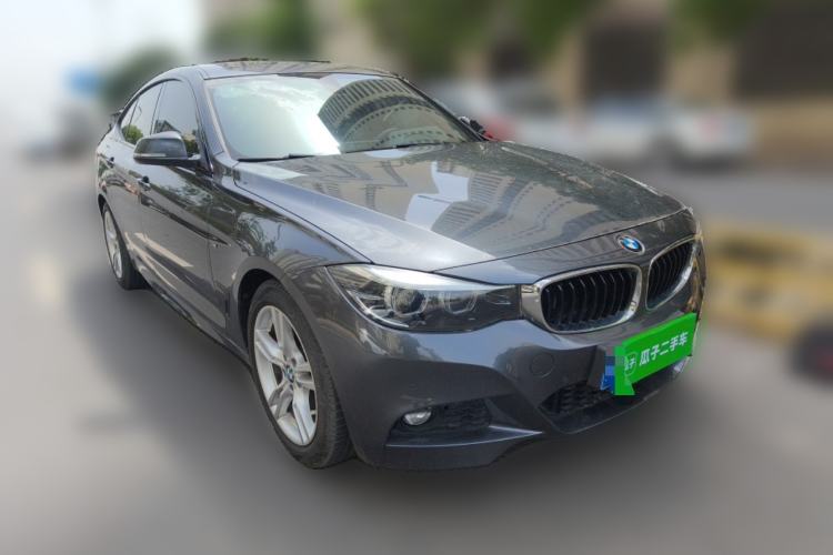 Used BMW 3 Series GT 2020 320i M Sport Package Front Right 45 Deg