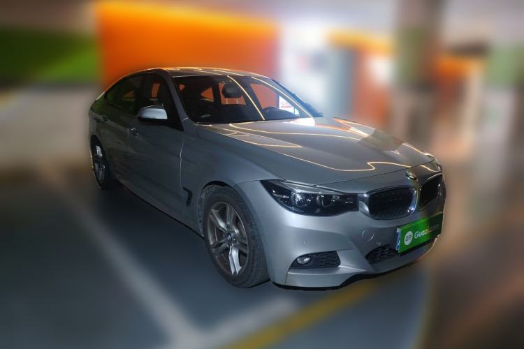 Used BMW 3 Series GT 2020 320i M Sport Package Front Right 45 Deg