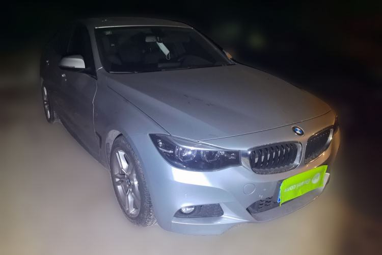Used BMW 3 Series GT 2020 320i M Sport Package Front Right 45 Deg