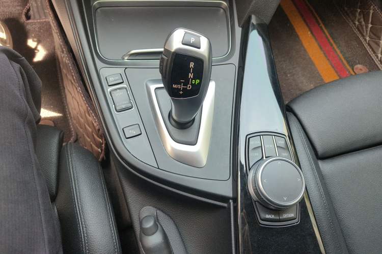 Used BMW 3 Series GT 2020 320i M Sport Package Gear Lever