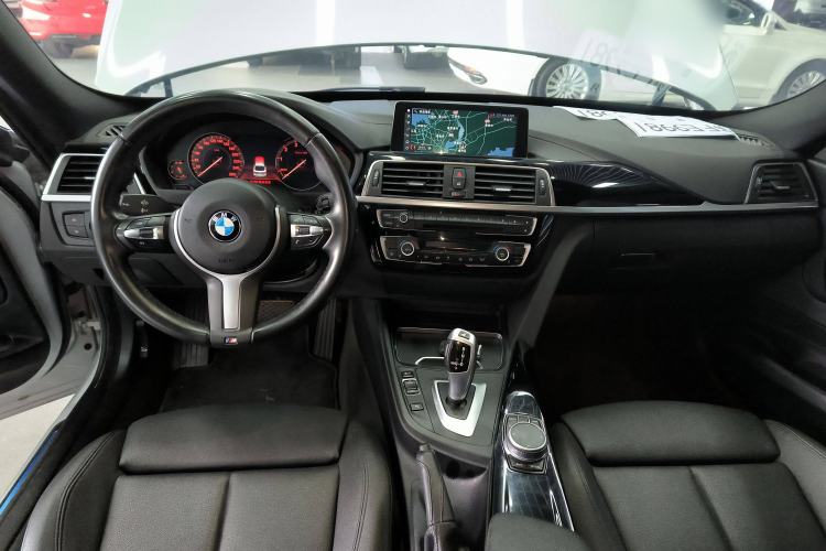 Used BMW 3 Series GT 2020 320i M Sport Package Interior 2