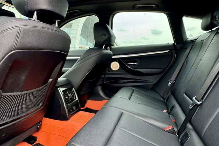 Used BMW 3 Series GT 2020 320i M Sport Package Interior 3