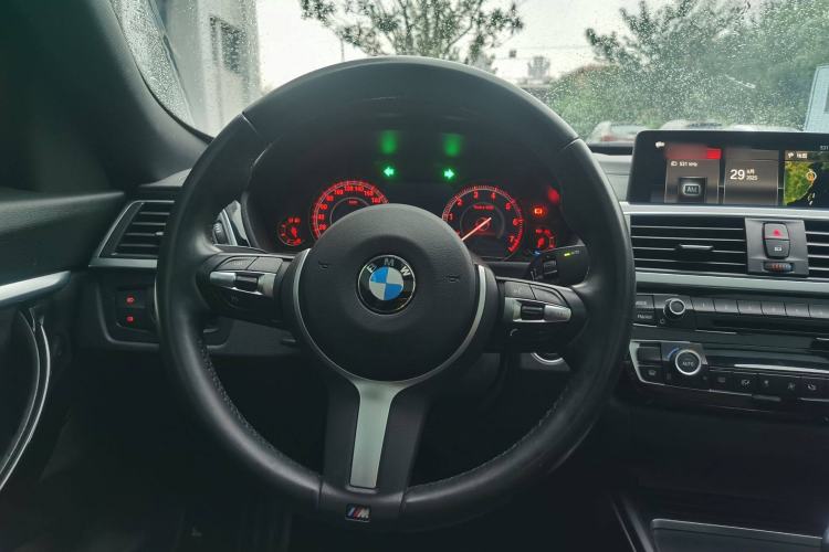 Used BMW 3 Series GT 2020 320i M Sport Package Interior 3