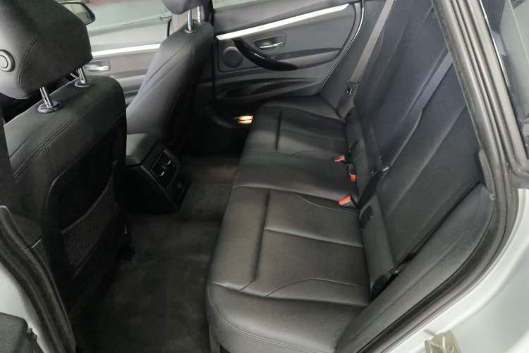 Used BMW 3 Series GT 2020 320i M Sport Package Interior 4