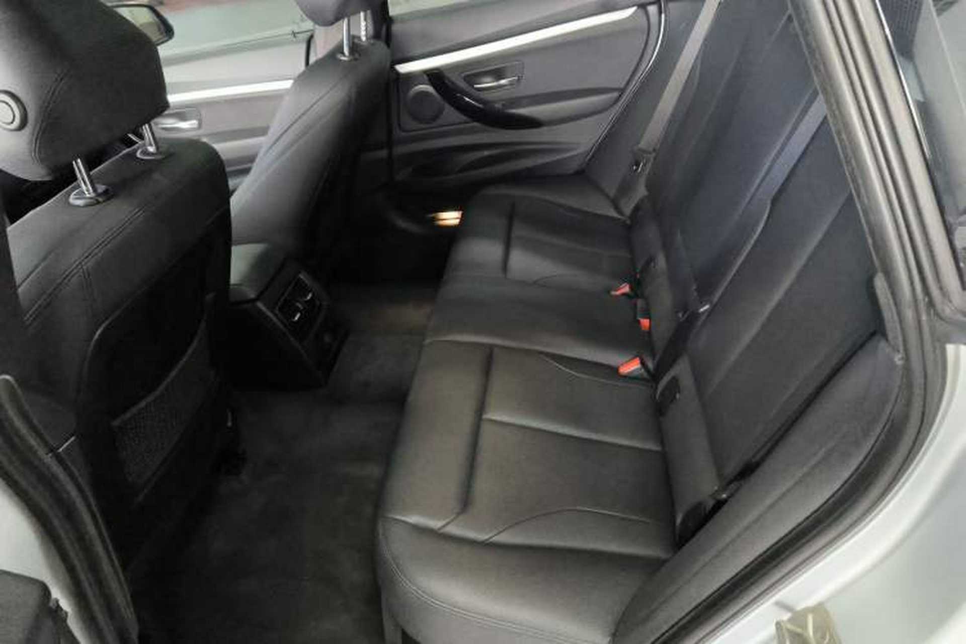 Used BMW 3 Series GT 2020 320i M Sport Package Interior 4