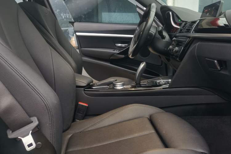 Used BMW 3 Series GT 2020 320i M Sport Package Interior 7
