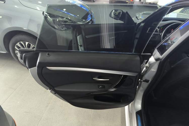 Used BMW 3 Series GT 2020 320i M Sport Package Interior 8