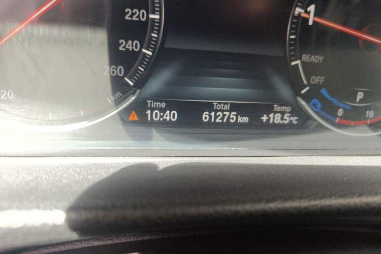 Used BMW 3 Series GT 2020 320i M Sport Package Odometer Close Up