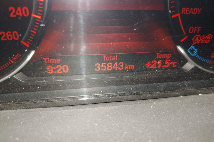 Used BMW 3 Series GT 2020 320i M Sport Package Odometer Close Up