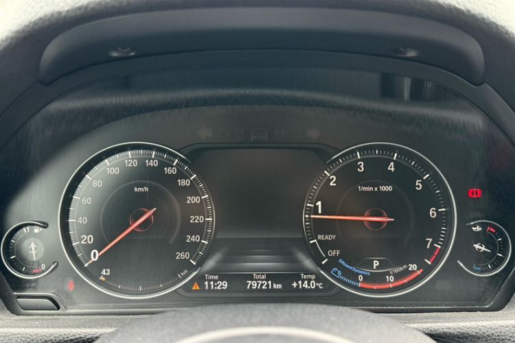 Used BMW 3 Series GT 2020 320i M Sport Package Odometer Close Up