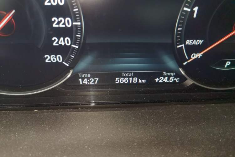 Used BMW 3 Series GT 2020 330i M Sport Night Edition Odometer Close Up