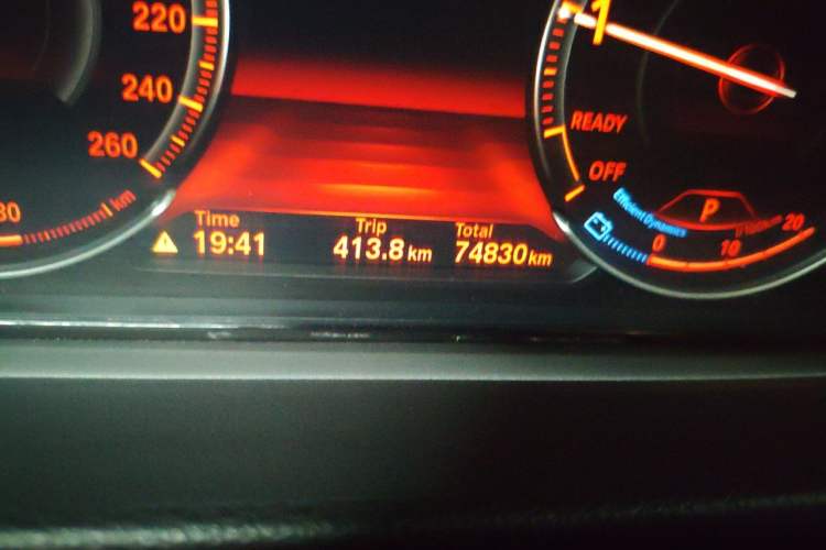 Used BMW 3 Series GT 2020 320i M Sport Package Odometer Close Up