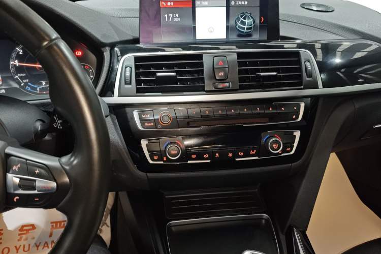 Used BMW 3 Series GT 2020 320i M Sport Package Audio And AC Panel