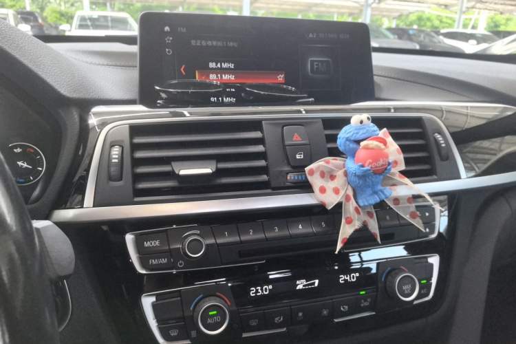 Used BMW 3 Series GT 2020 320i M Sport Package Audio And AC Panel