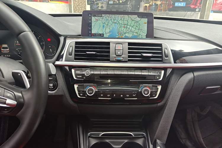 Used BMW 3 Series GT 2020 320i M Sport Night Edition Audio And AC Panel