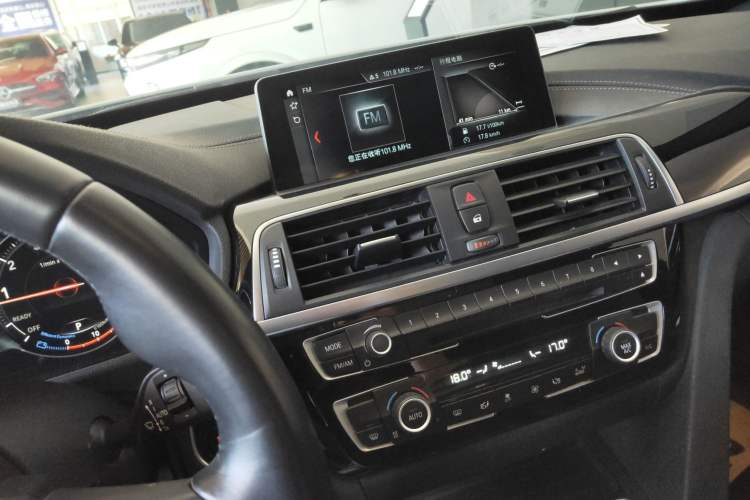 Used BMW 3 Series GT 2020 320i M Sport Package Audio And AC Panel