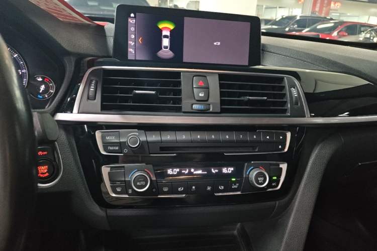 Used BMW 3 Series GT 2020 320i M Sport Package Audio And AC Panel