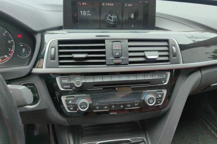 Used BMW 3 Series GT 2020 320i M Sport Night Edition Audio And AC Panel