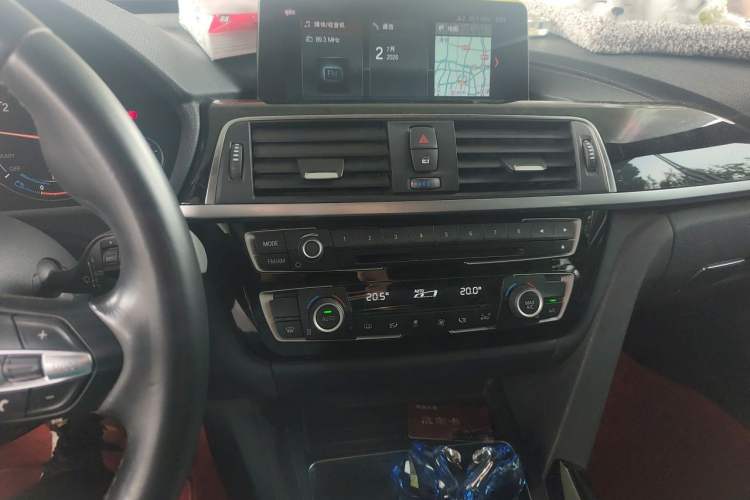 Used BMW 3 Series GT 2020 320i M Sport Package Audio And AC Panel