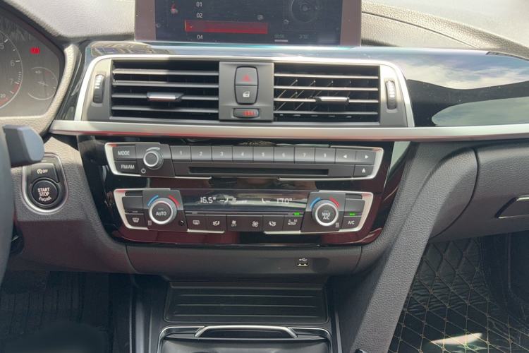 Used BMW 3 Series GT 2020 320i M Sport Night Edition Audio And AC Panel