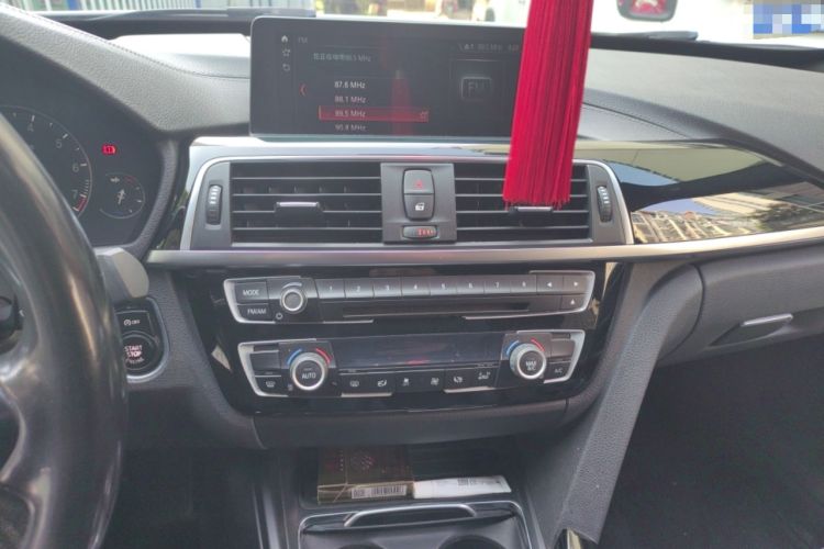 Used BMW 3 Series GT 2020 320i M Sport Package Audio And AC Panel