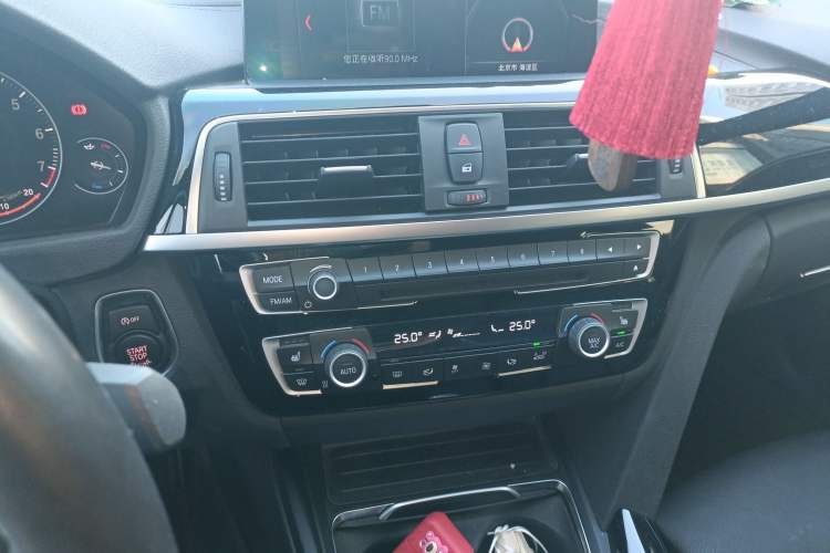 Used BMW 3 Series GT 2020 320i M Sport Night Edition Audio And AC Panel