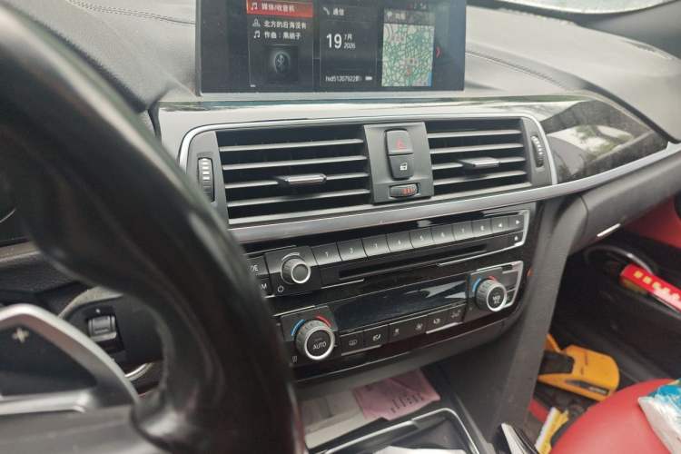 Used BMW 3 Series GT 2020 320i M Sport Night Edition Audio And AC Panel