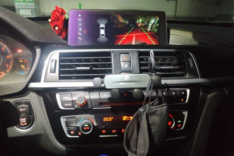 Used BMW 3 Series GT 2020 320i M Sport Package Audio And AC Panel