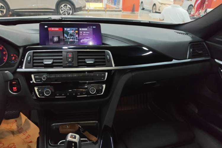 Used BMW 3 Series GT 2020 320i M Sport Package Audio And AC Panel
