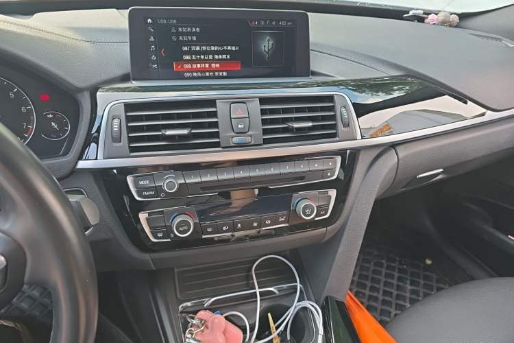 Used BMW 3 Series GT 2020 320i M Sport Package Audio And AC Panel