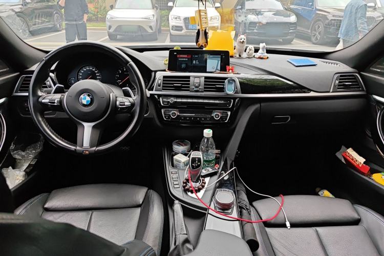 Used BMW 3 Series GT 2020 320i M Sport Night Edition Center Console