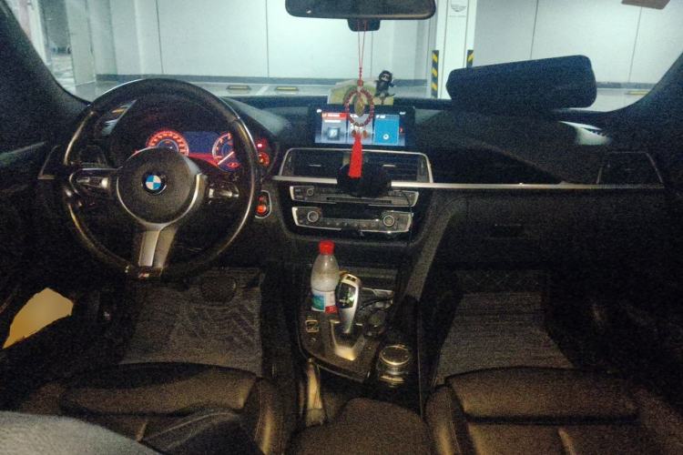 Used BMW 3 Series GT 2020 320i M Sport Package Center Console