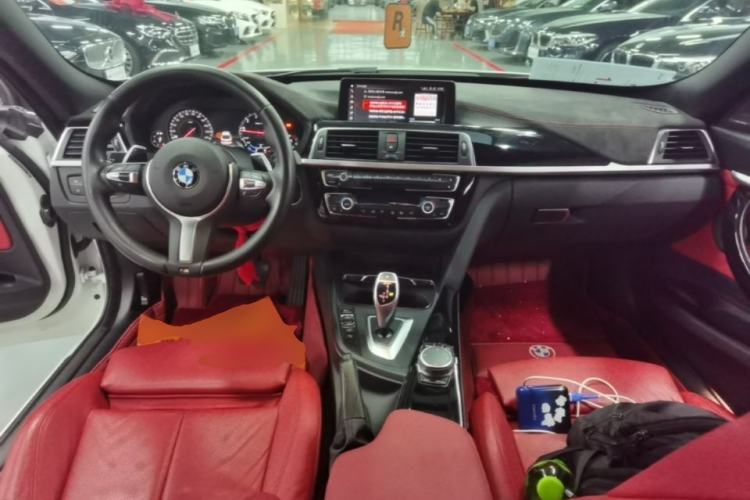Used BMW 3 Series GT 2020 320i M Sport Night Edition Center Console