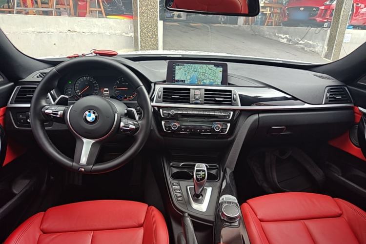 Used BMW 3 Series GT 2020 320i M Sport Night Edition Center Console