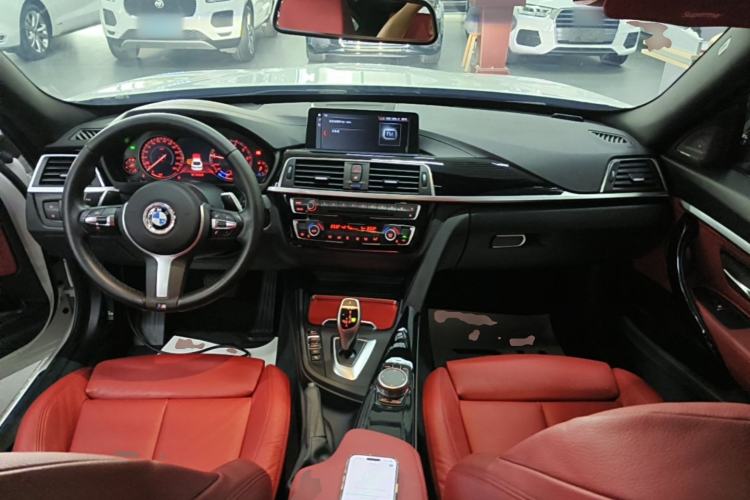 Used BMW 3 Series GT 2020 320i M Sport Night Edition Center Console